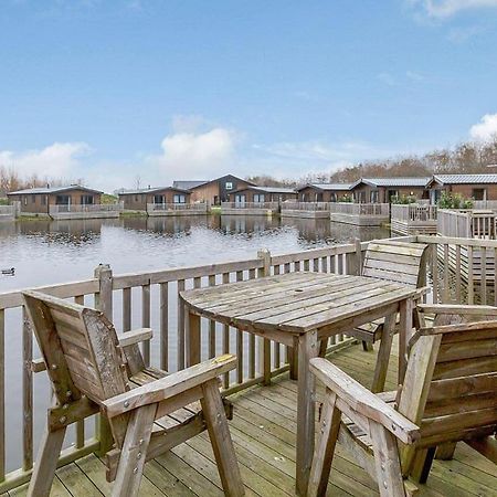 Woodland Lakes Lodges Thirsk Exteriör bild