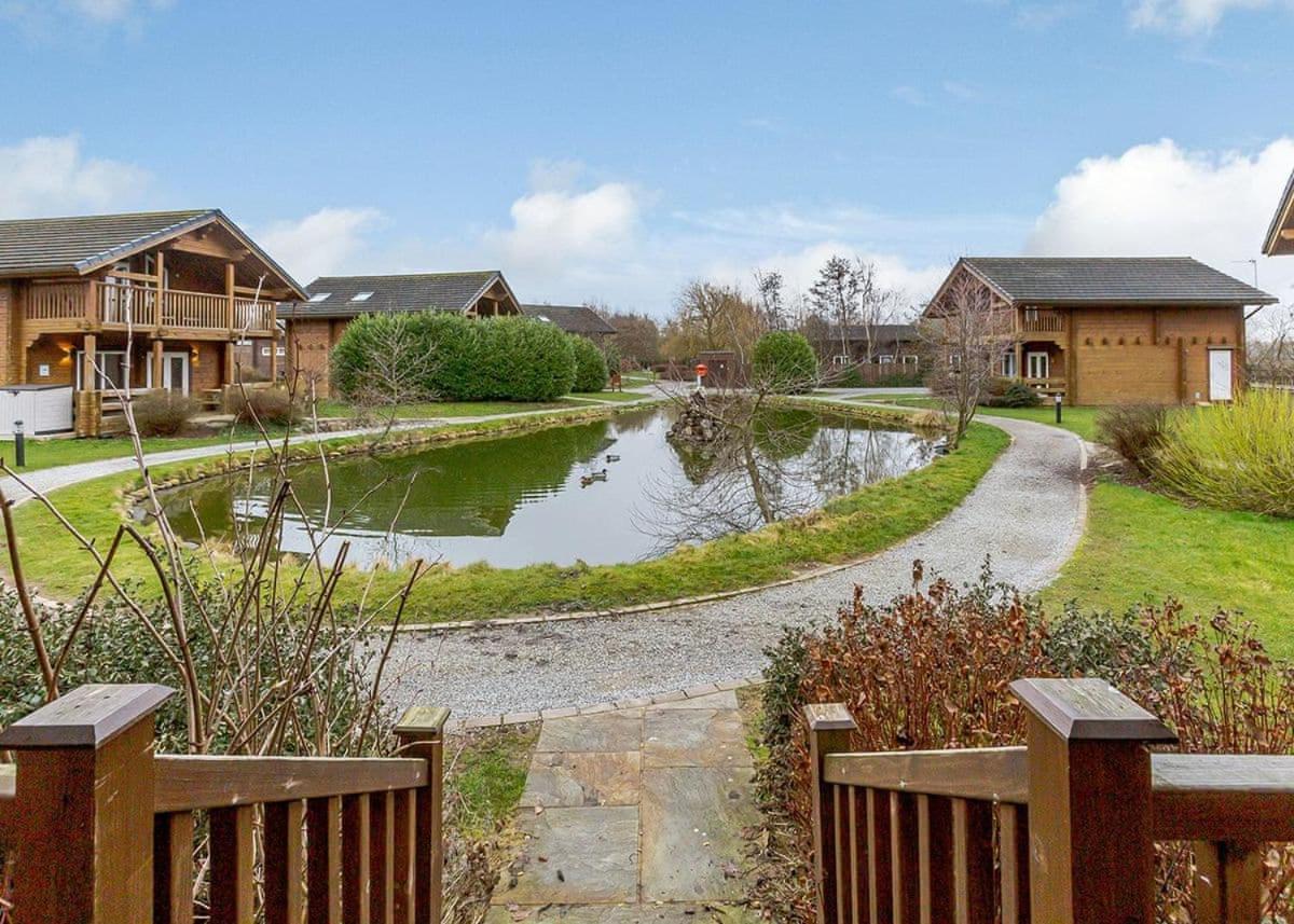 Woodland Lakes Lodges Thirsk Exteriör bild