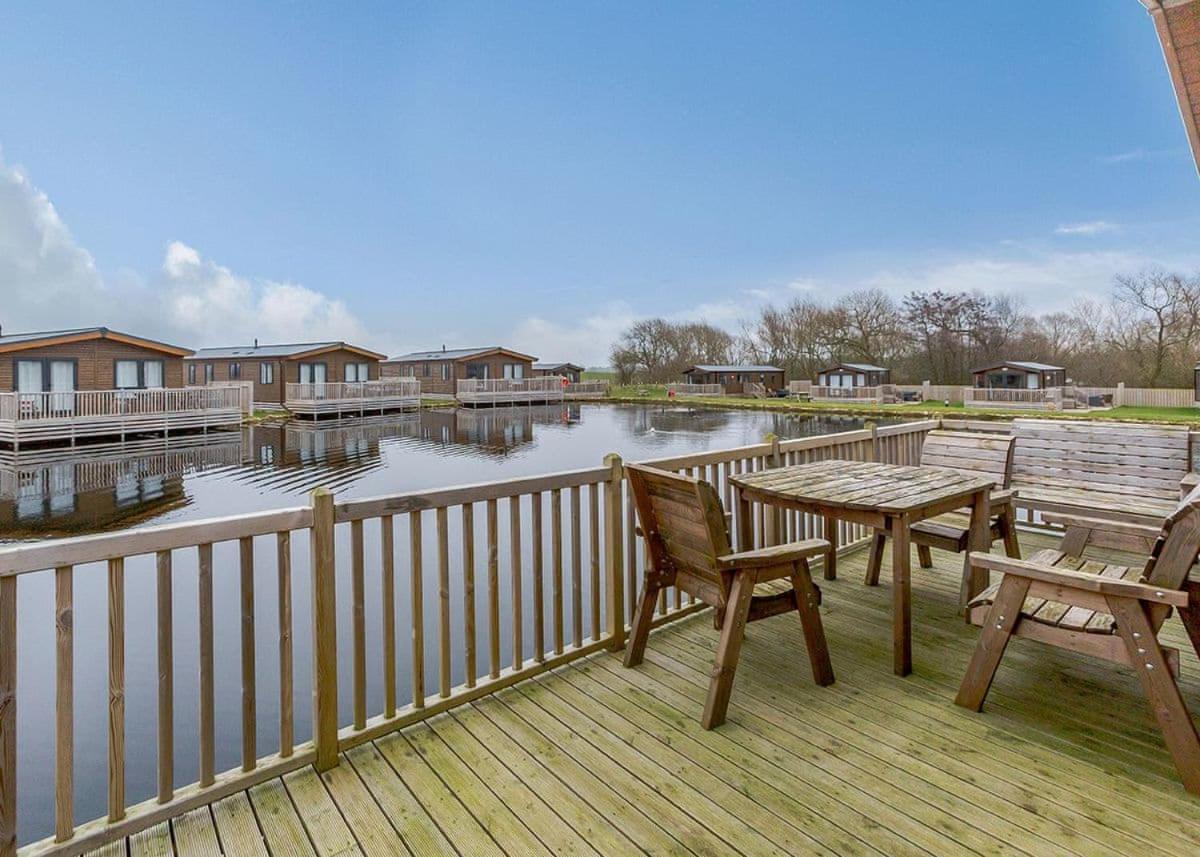 Woodland Lakes Lodges Thirsk Exteriör bild