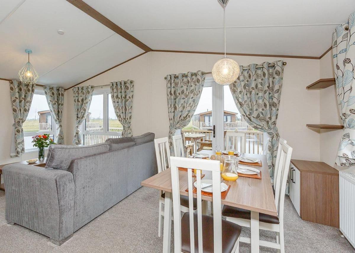 Woodland Lakes Lodges Thirsk Exteriör bild