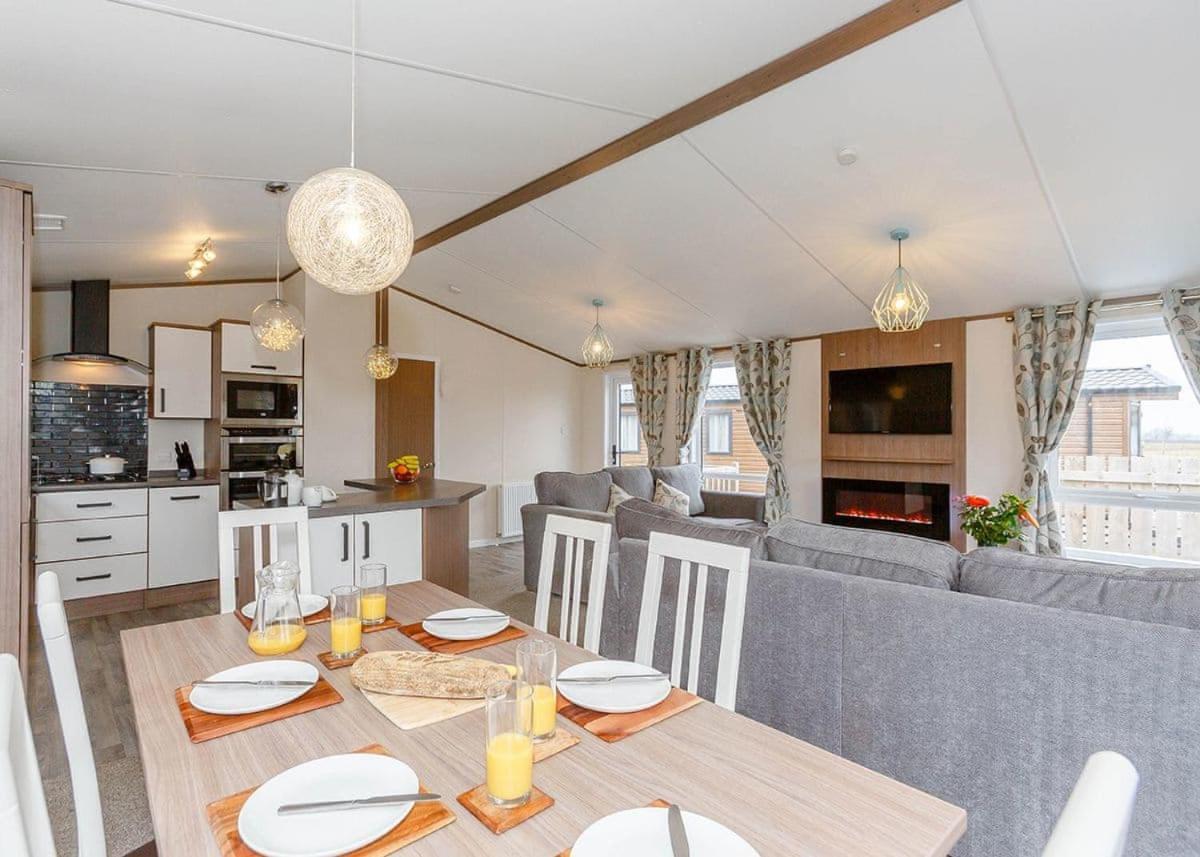 Woodland Lakes Lodges Thirsk Exteriör bild