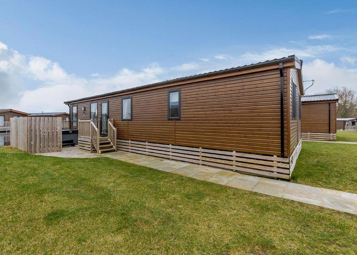Woodland Lakes Lodges Thirsk Exteriör bild